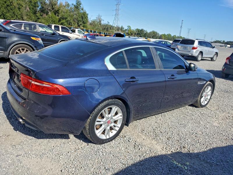 Фото 3 - JAGUAR XE