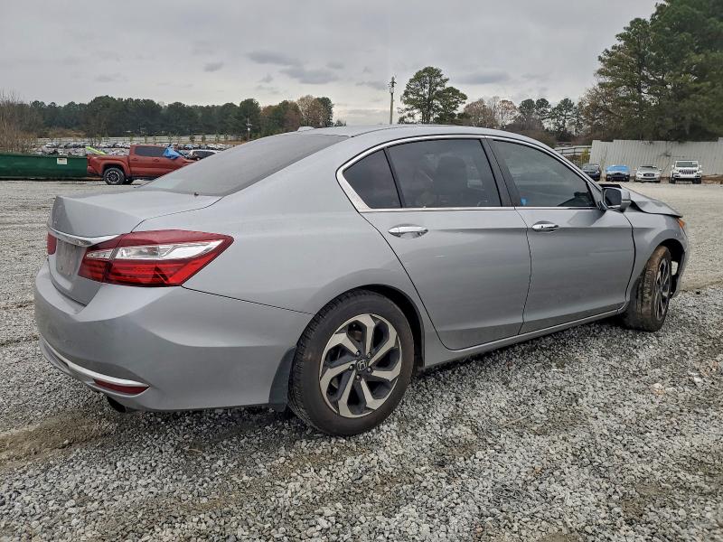 Фото 3 - HONDA ACCORD