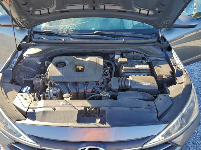 Фото 11 - HYUNDAI ELANTRA