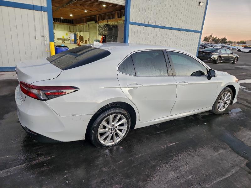 Фото 3 - TOYOTA CAMRY