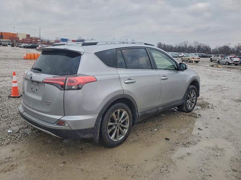 Фото 3 - TOYOTA RAV4