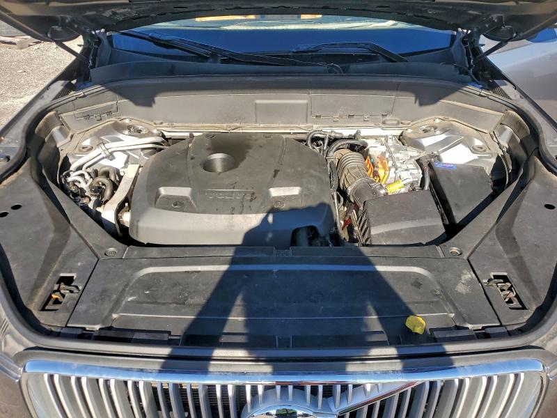 Фото 12 - VOLVO XC90