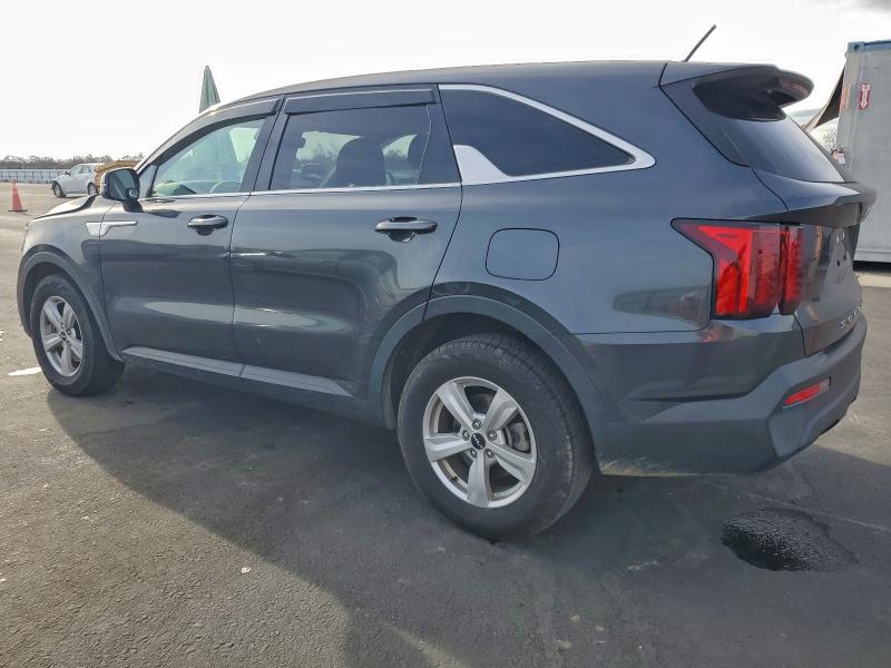 Фото 2 - KIA SORENTO