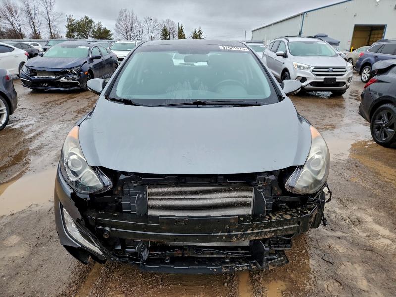 Фото 5 - HYUNDAI ELANTRA