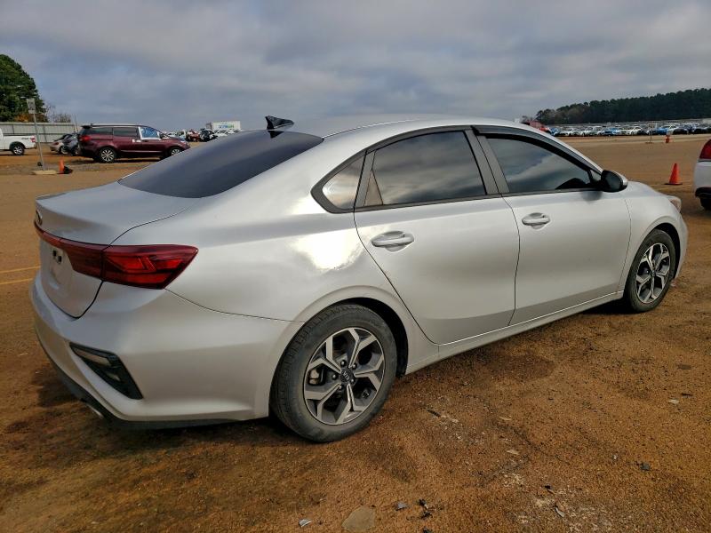 Фото 3 - KIA FORTE