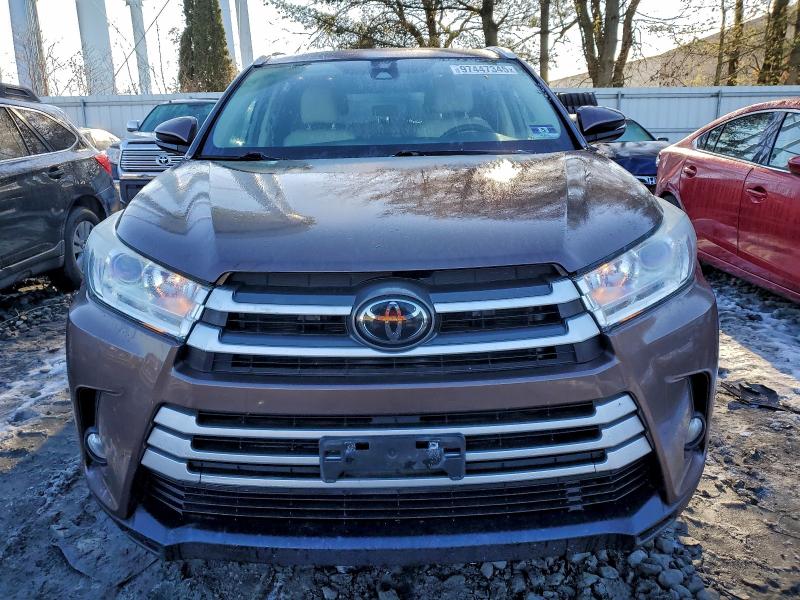 Фото 5 - TOYOTA HIGHLANDER