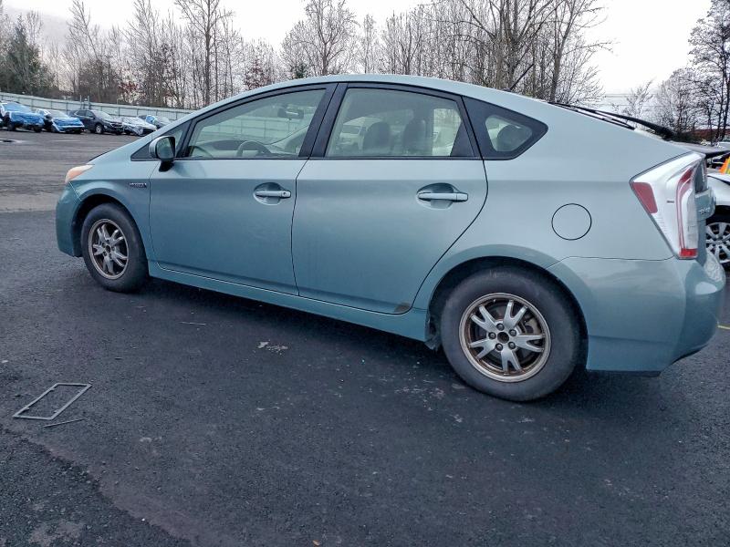 Фото 2 - TOYOTA PRIUS