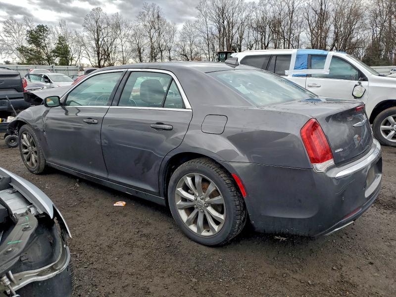 Фото 2 - CHRYSLER 300