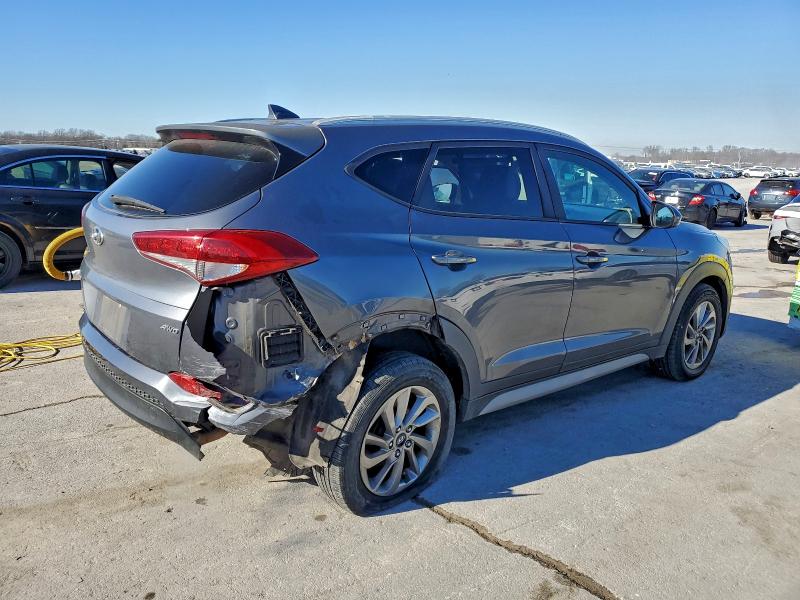 Фото 3 - HYUNDAI TUCSON