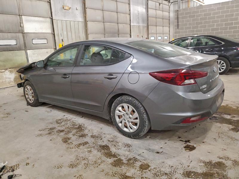 Фото 2 - HYUNDAI ELANTRA