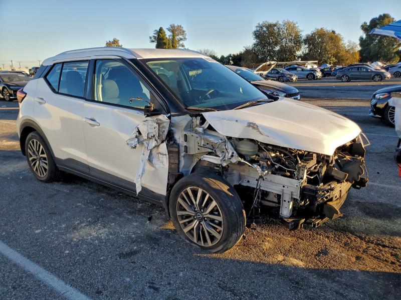 Фото 4 - NISSAN KICKS