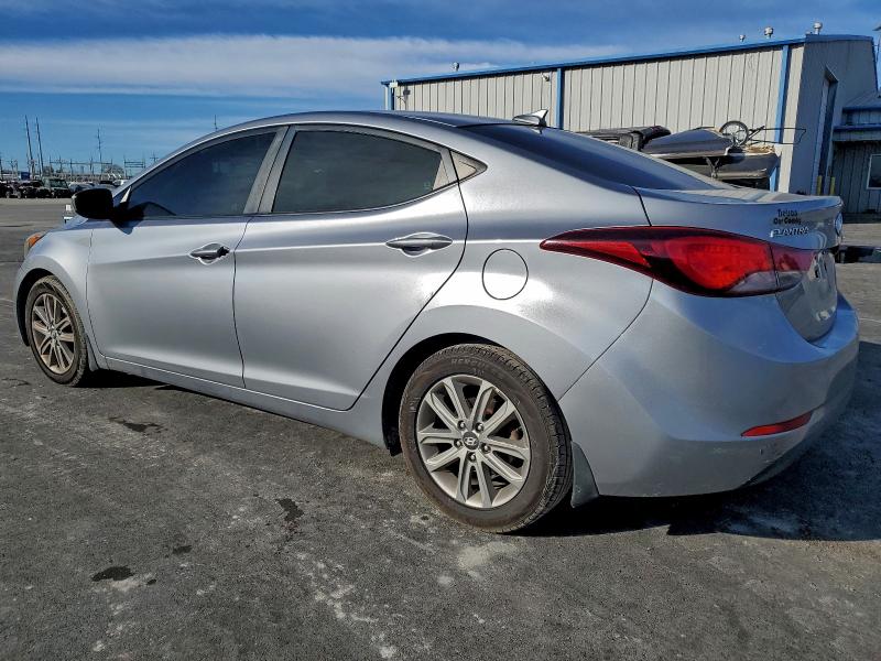Фото 2 - HYUNDAI ELANTRA