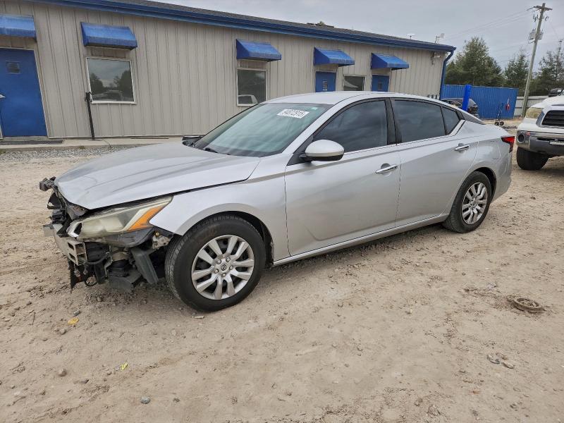 Фото 1 - NISSAN ALTIMA