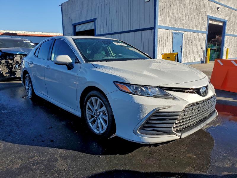 Фото 4 - TOYOTA CAMRY