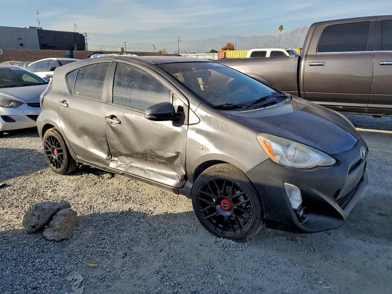 Фото 4 - TOYOTA PRIUS