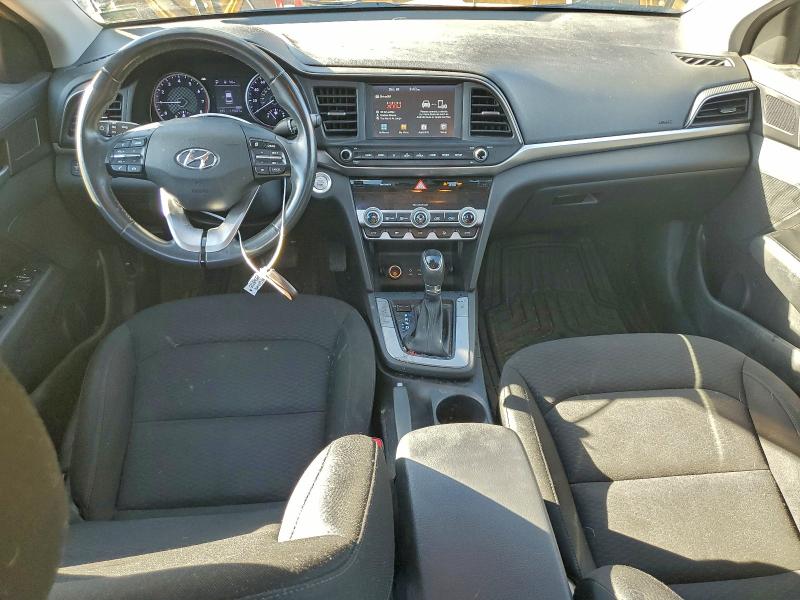 Фото 8 - HYUNDAI ELANTRA