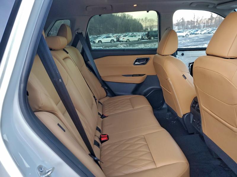 Фото 11 - NISSAN ROGUE