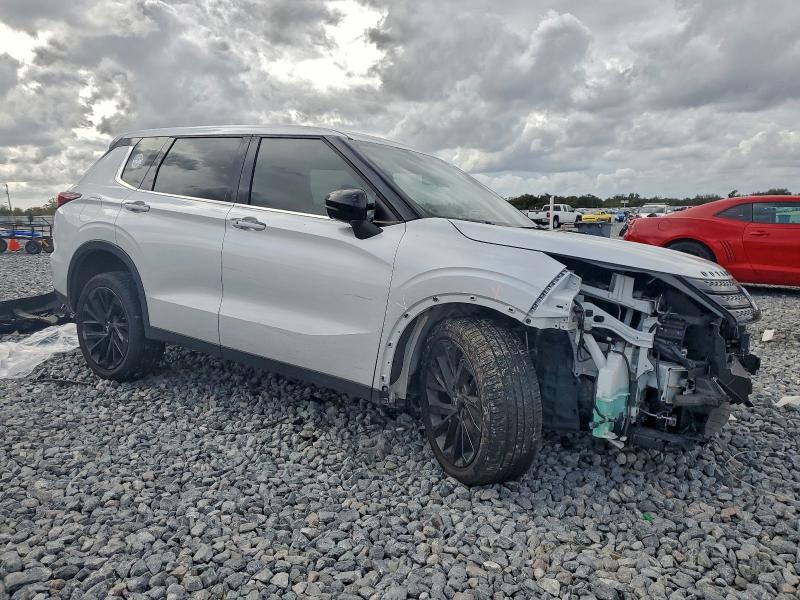 Фото 4 - MITSUBISHI OUTLANDER