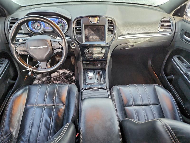 Фото 8 - CHRYSLER 300