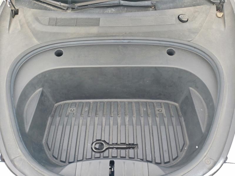 Фото 11 - TESLA MODEL 3