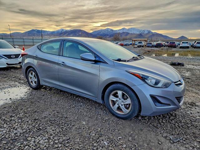 Фото 4 - HYUNDAI ELANTRA