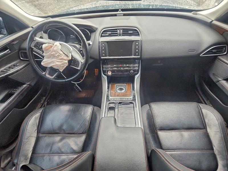 Фото 8 - JAGUAR XE