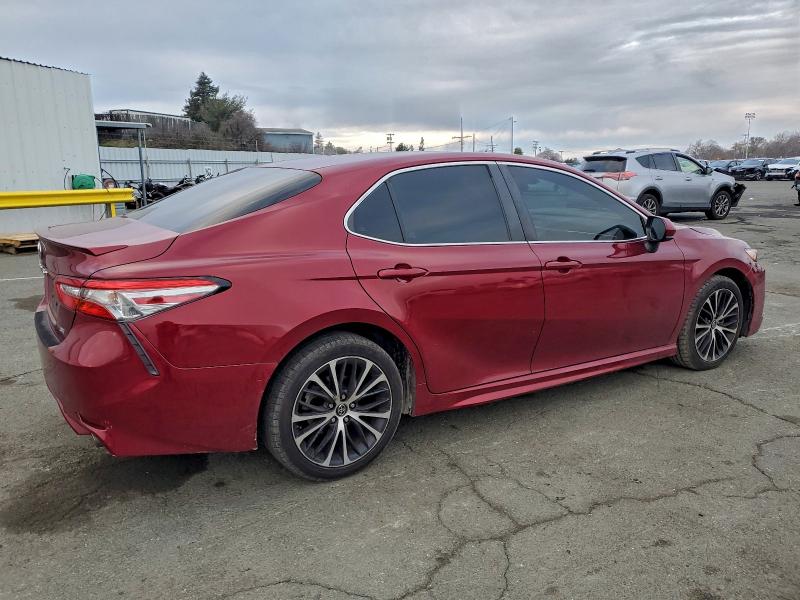 Фото 3 - TOYOTA CAMRY