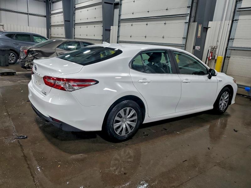 Фото 3 - TOYOTA CAMRY