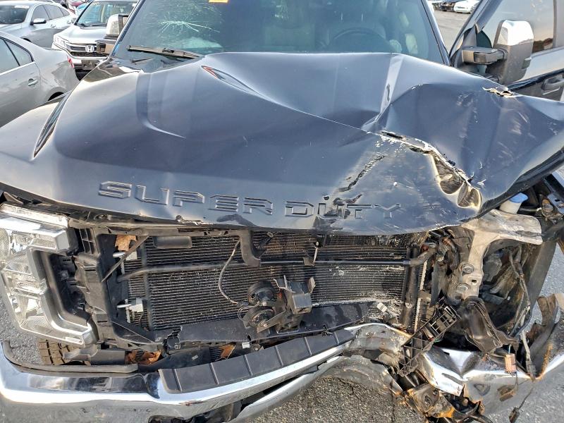 Фото 11 - FORD F350