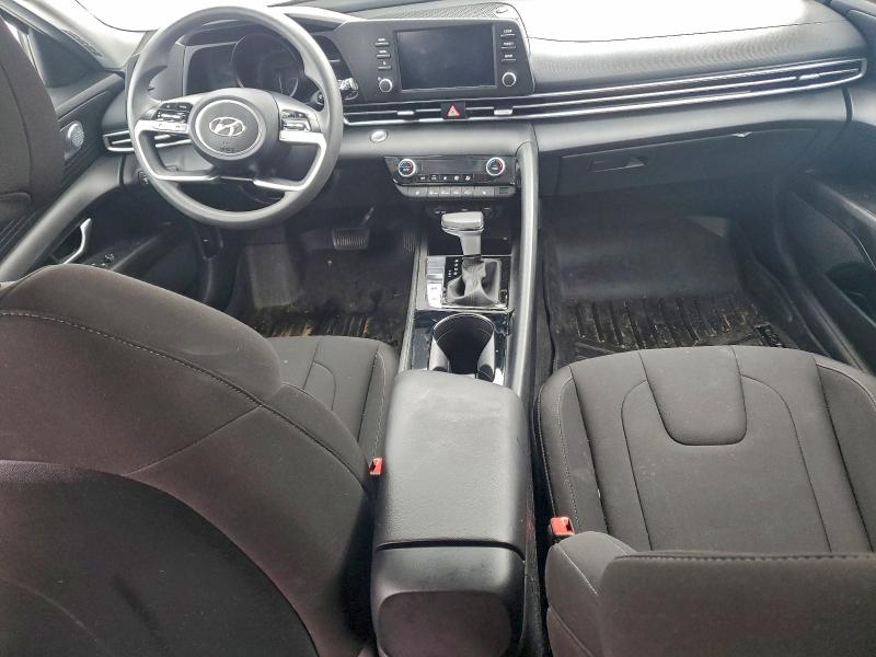 Фото 8 - HYUNDAI ELANTRA