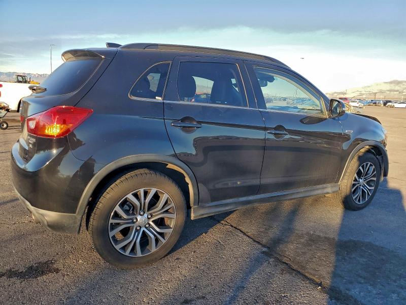 Фото 3 - MITSUBISHI OUTLANDER