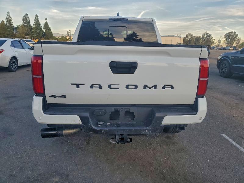 Фото 6 - TOYOTA TACOMA