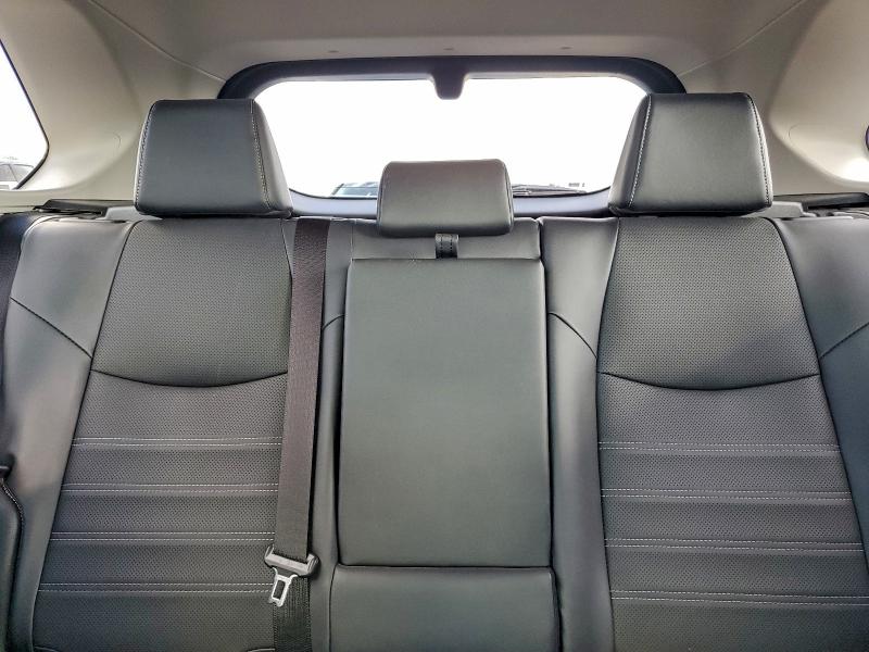 Фото 10 - TOYOTA RAV4