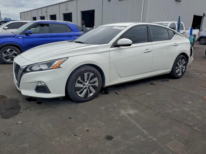 Фото 1 - NISSAN ALTIMA