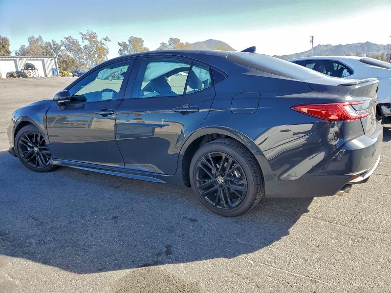 Фото 2 - TOYOTA CAMRY