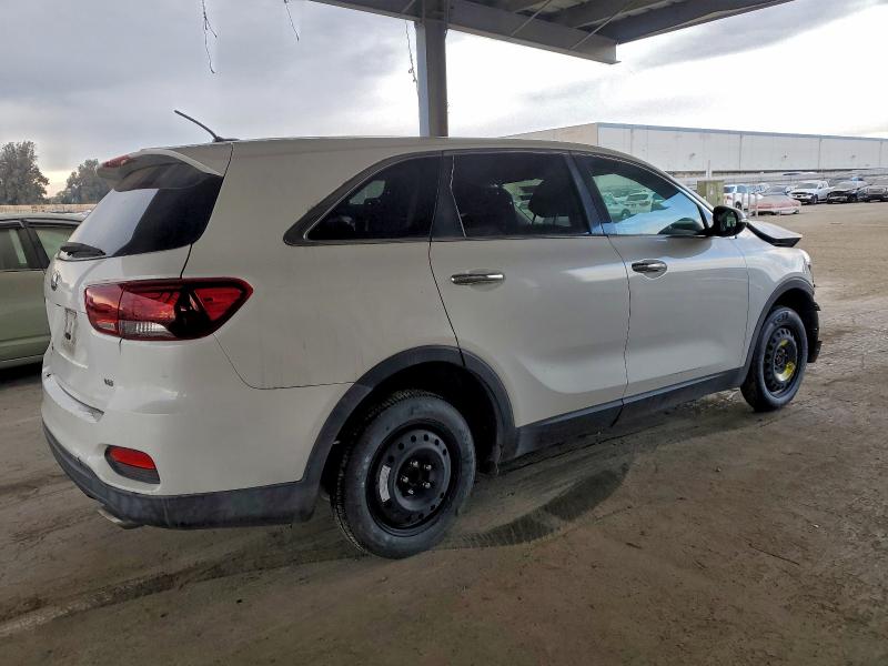 Фото 3 - KIA SORENTO