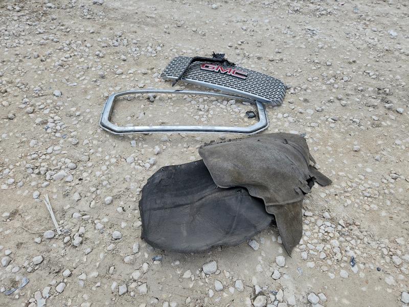 Фото 13 - GMC YUKON