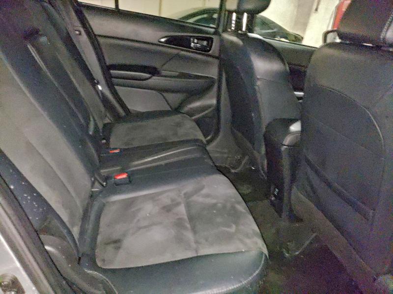 Фото 11 - MITSUBISHI ECLIPSE