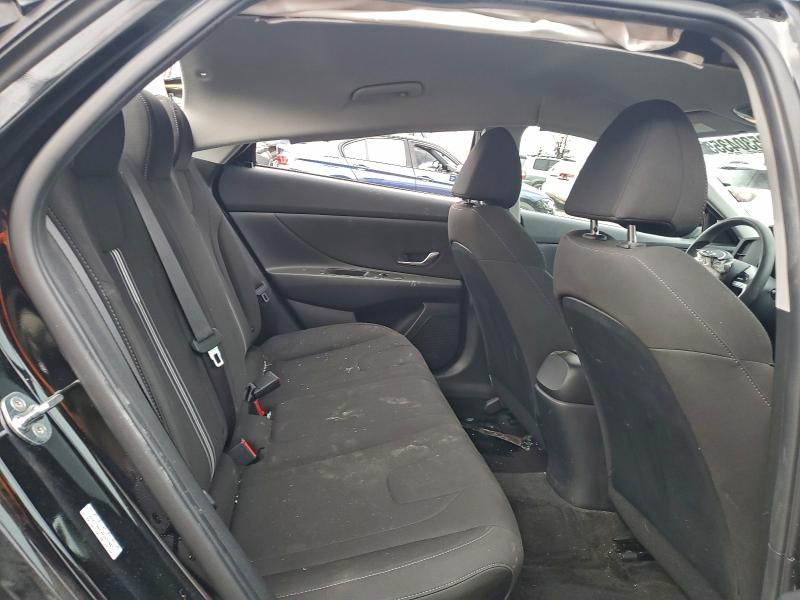 Фото 10 - HYUNDAI ELANTRA