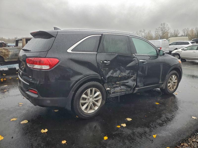 Фото 3 - KIA SORENTO