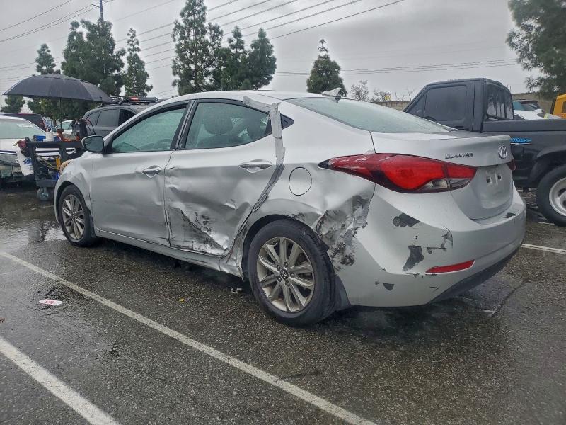 Фото 2 - HYUNDAI ELANTRA