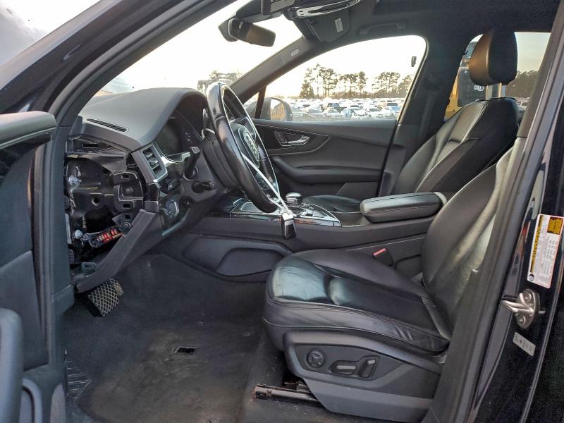 Фото 7 - AUDI Q7