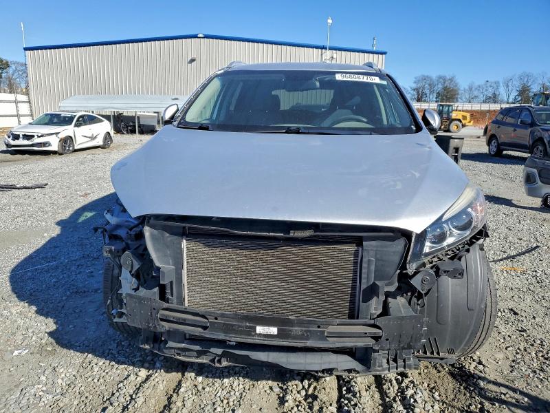 Фото 5 - KIA SORENTO