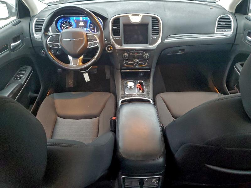 Фото 8 - CHRYSLER 300