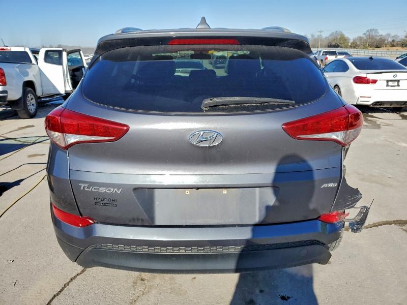 Фото 6 - HYUNDAI TUCSON