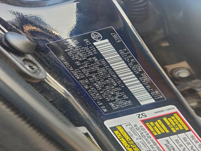 Фото 12 - TOYOTA CAMRY