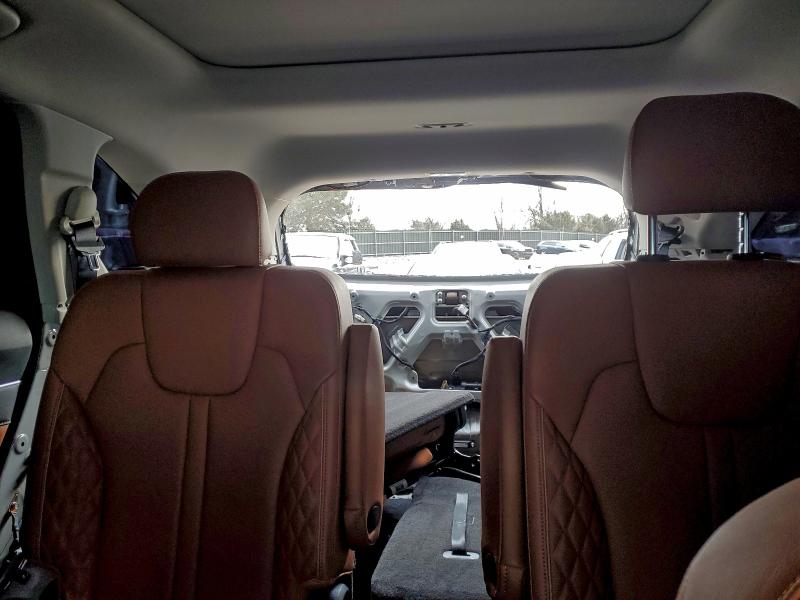 Фото 10 - KIA SORENTO