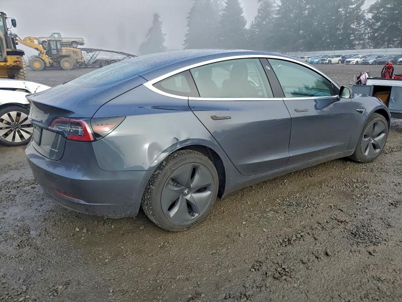 Фото 3 - TESLA MODEL 3