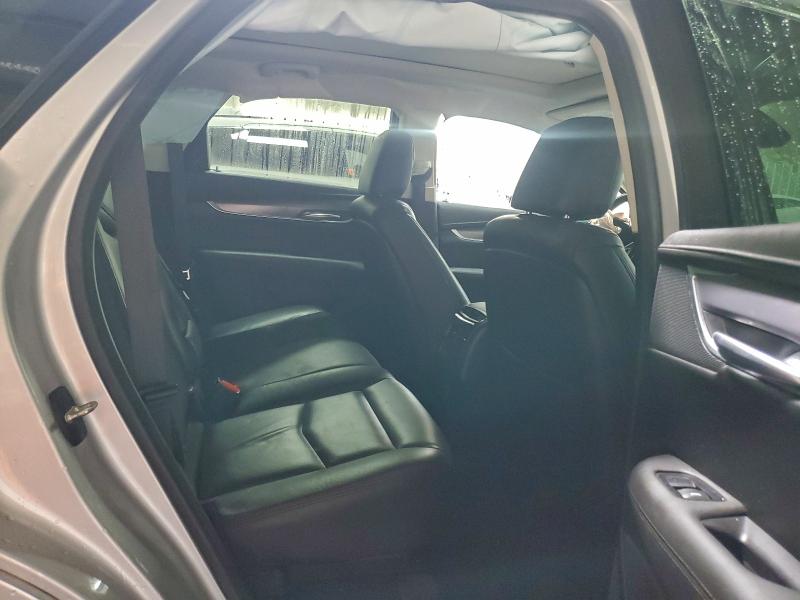 Фото 10 - CADILLAC XT5