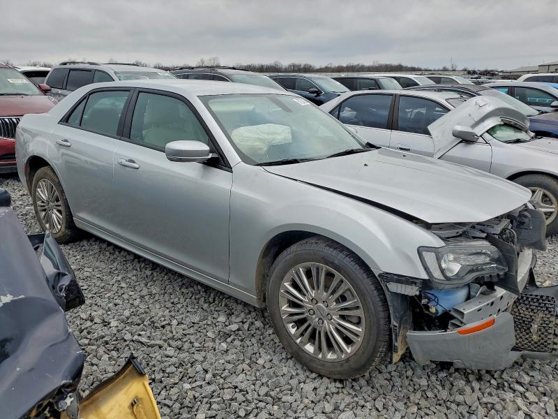 Фото 4 - CHRYSLER 300